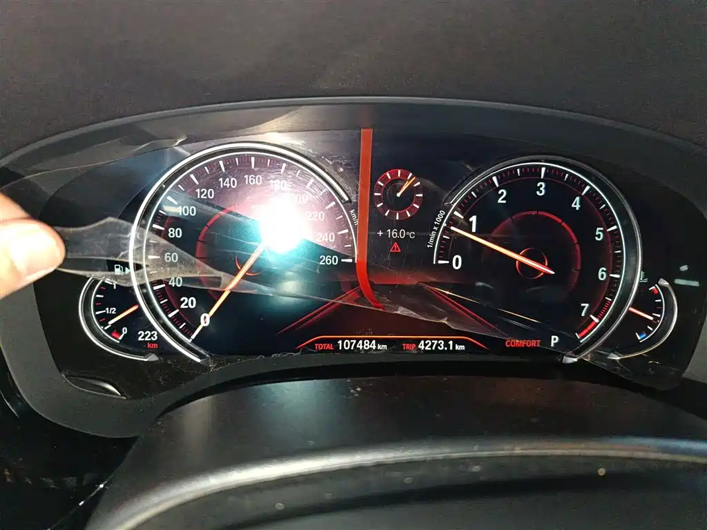 BMW 5 Series 2018 — фото 12