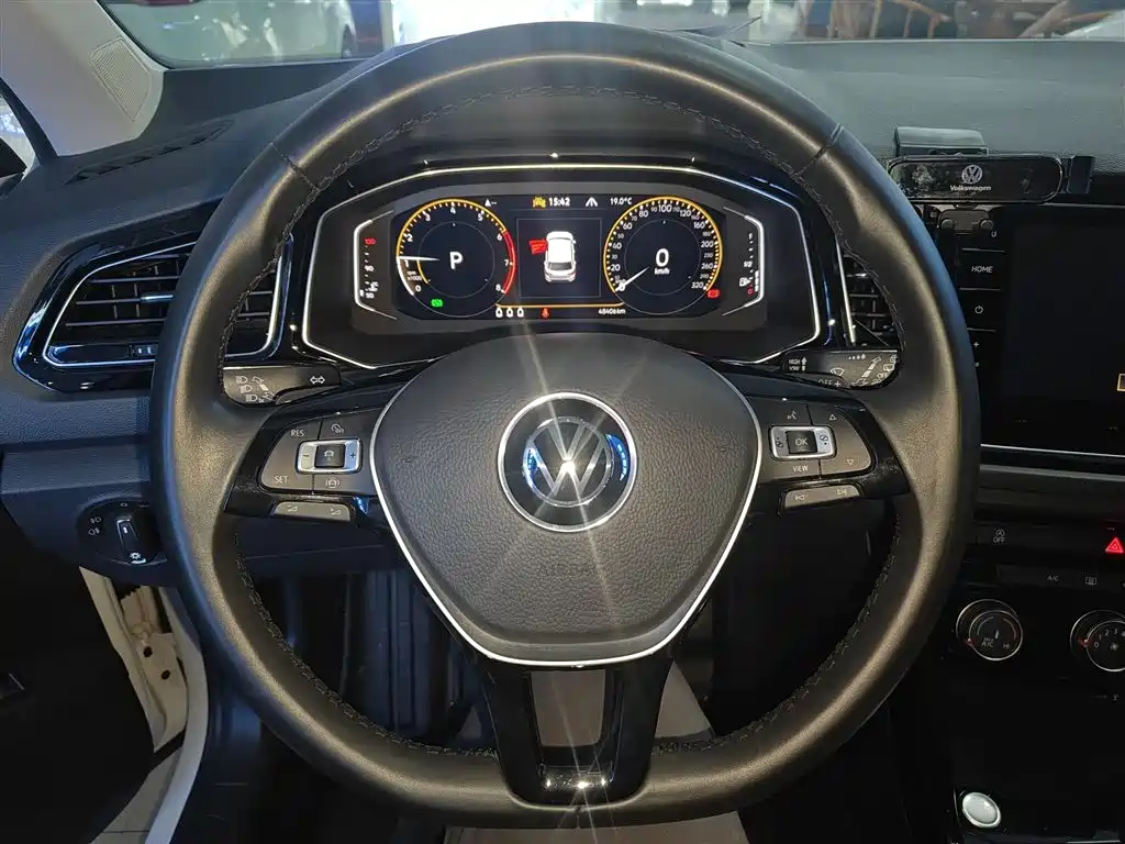 Volkswagen T-Roc 2022 — фото 11