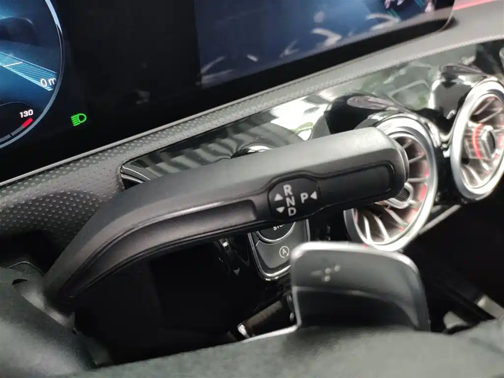 Mercedes-Benz A-Class 2020 — фото 14