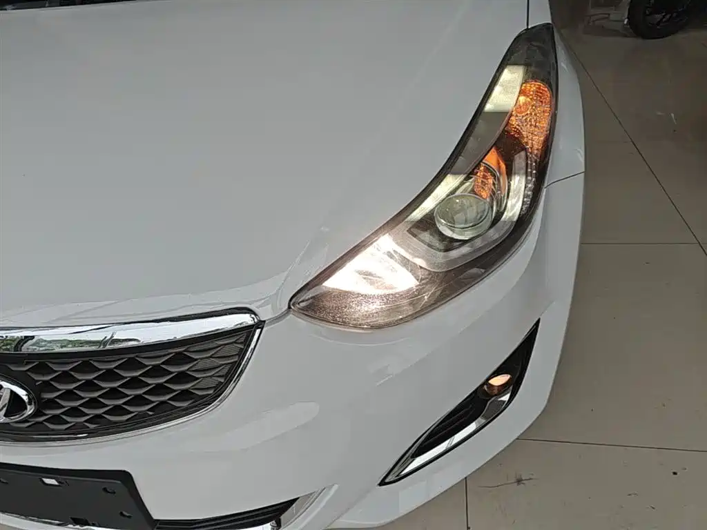 Hyundai Elantra Langdong 2016 — фото 24