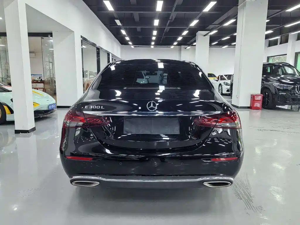 Mercedes-Benz E-Class 2022