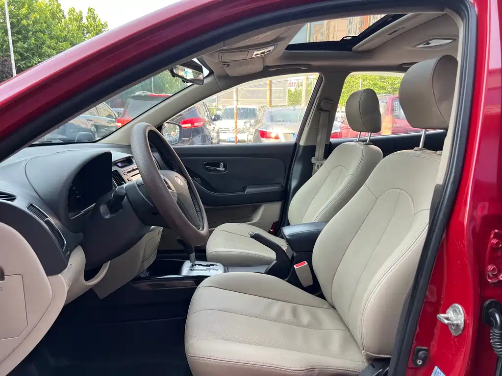 Hyundai Elantra 2013