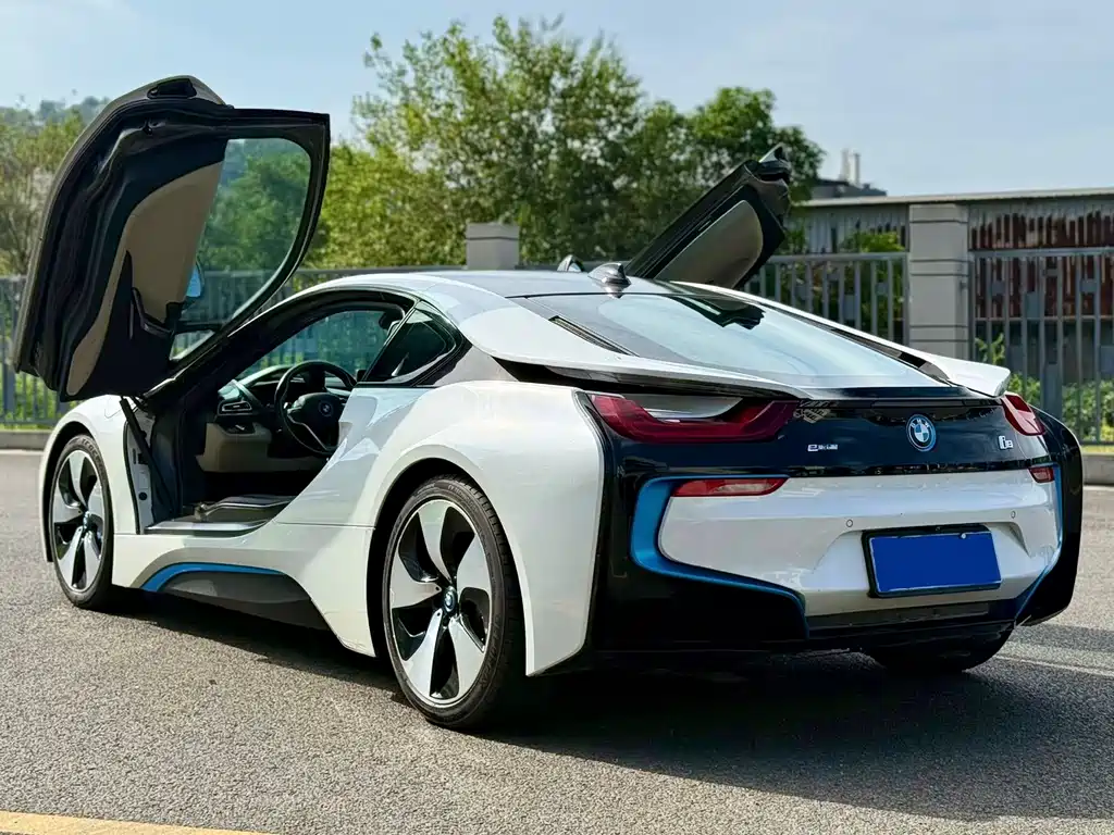 BMW i8 2015 — фото 5