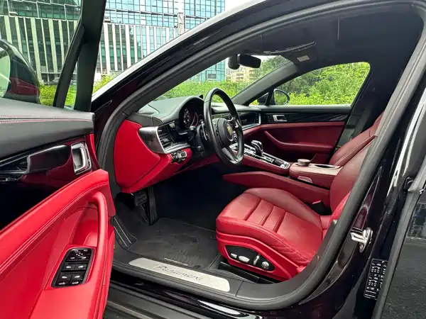 Porsche Panamera 2021