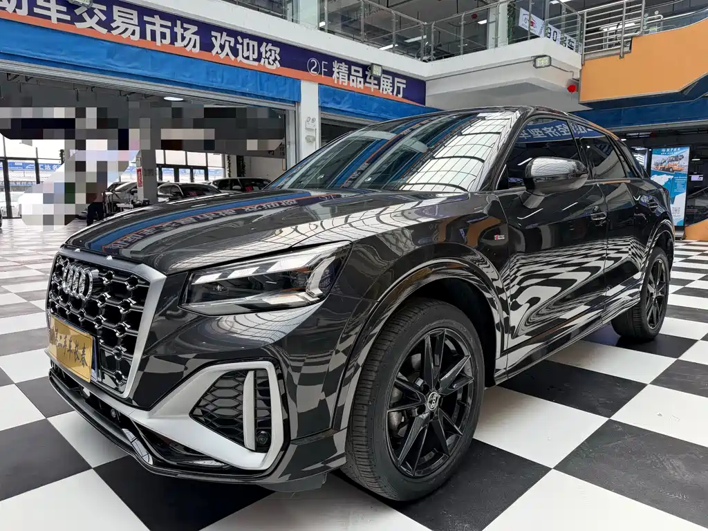 Audi Q2L 2022