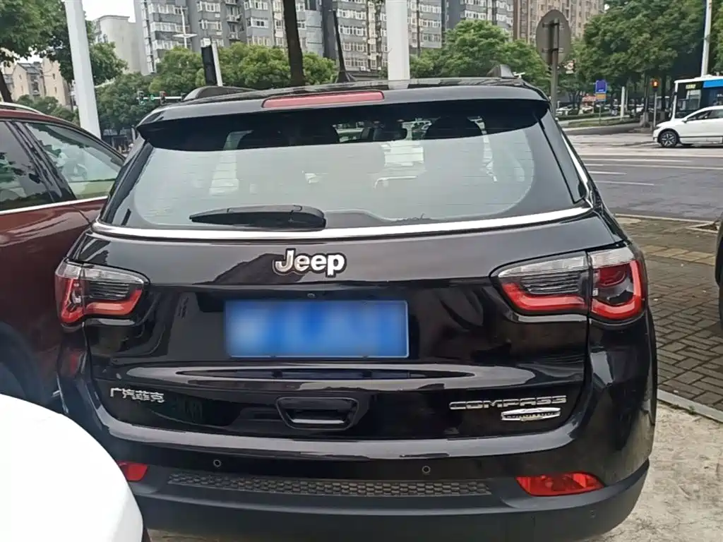 Jeep Compass 2018 — фото 6