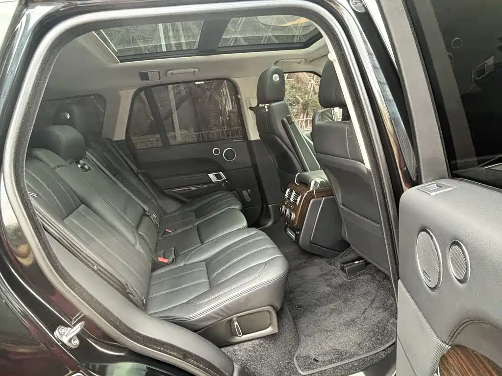 Land Rover Range Rover 2018 — фото 16