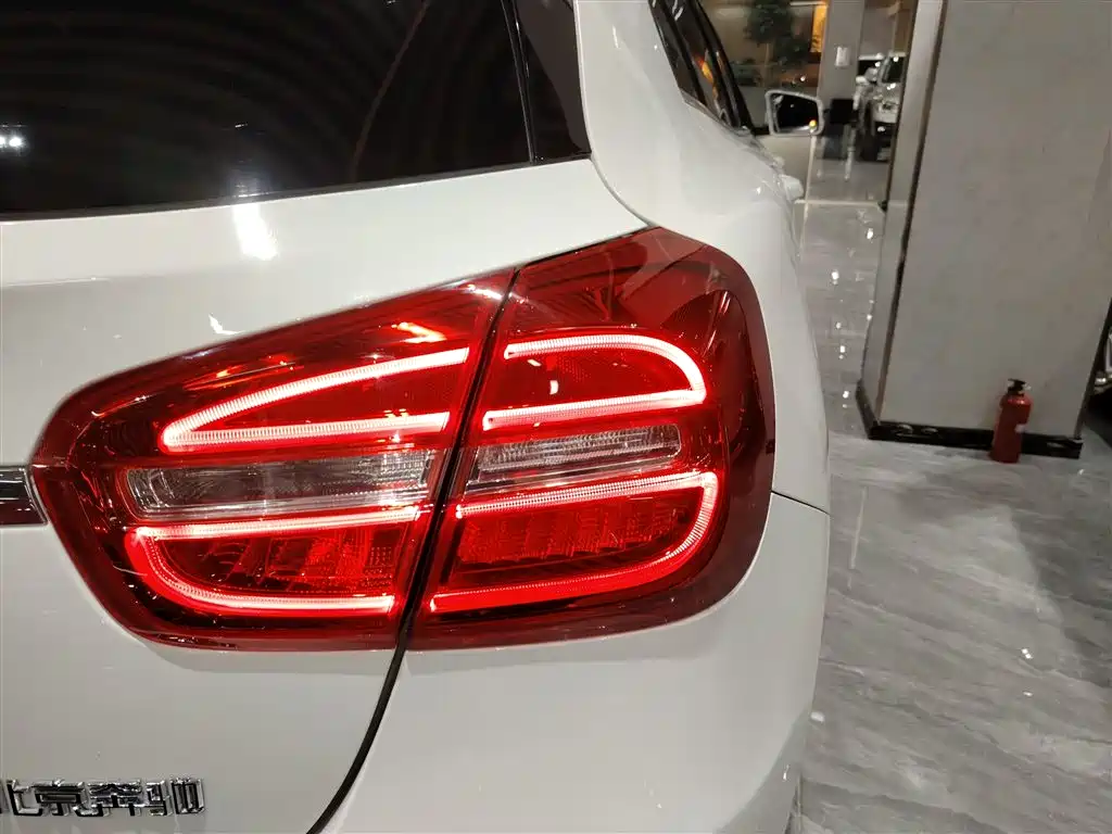 Mercedes-Benz GLA 2016 — фото 24