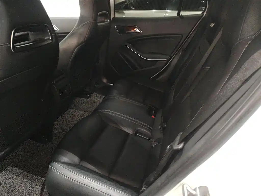 Mercedes-Benz GLA 2016 — фото 13