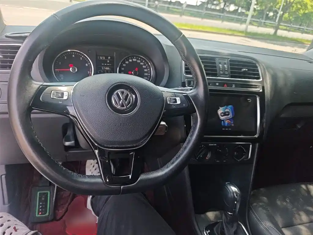 Volkswagen Polo 2019 — фото 10