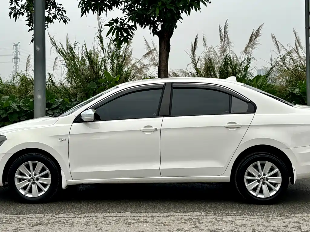 Volkswagen Jetta 2015 — фото 15