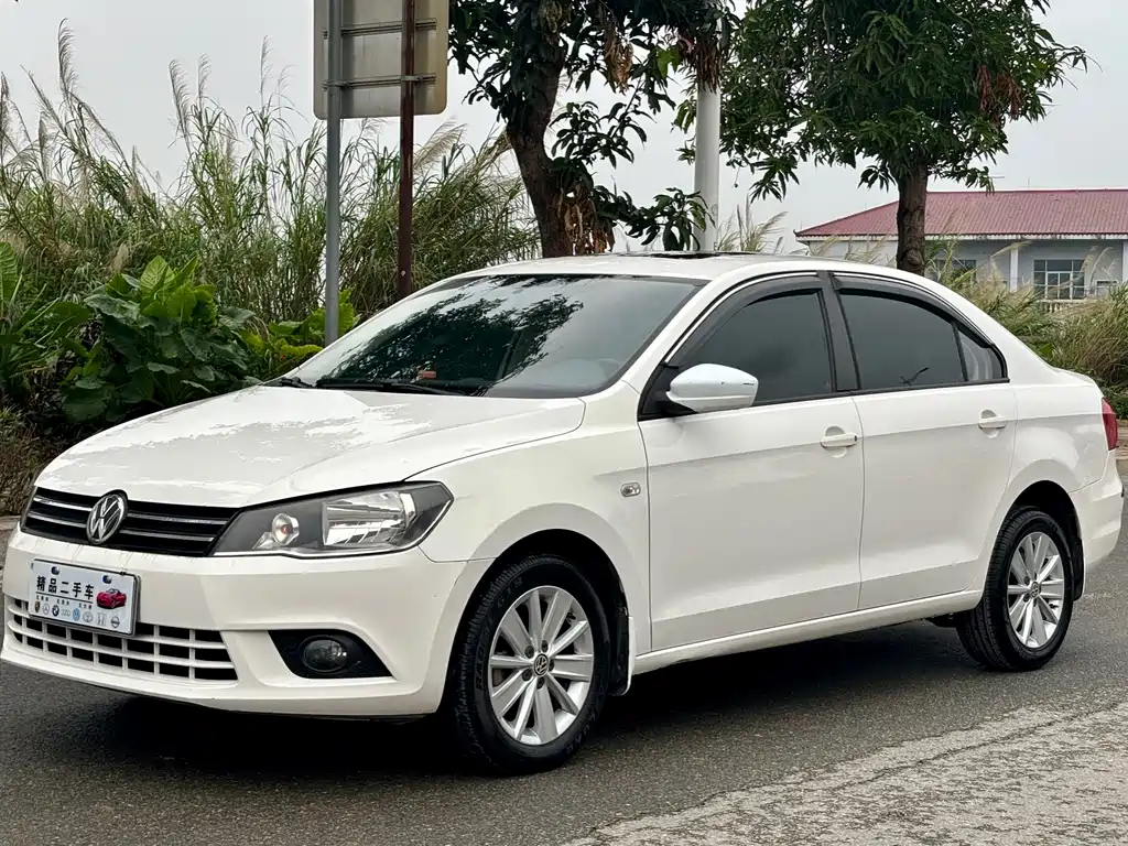 Volkswagen Jetta 2015 — фото 1