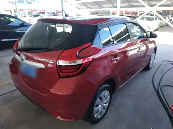 Toyota Yaris L 2021
