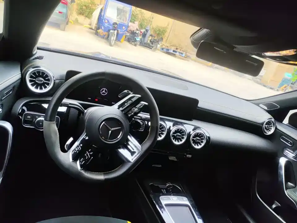 Mercedes-Benz CLA AMG 2024