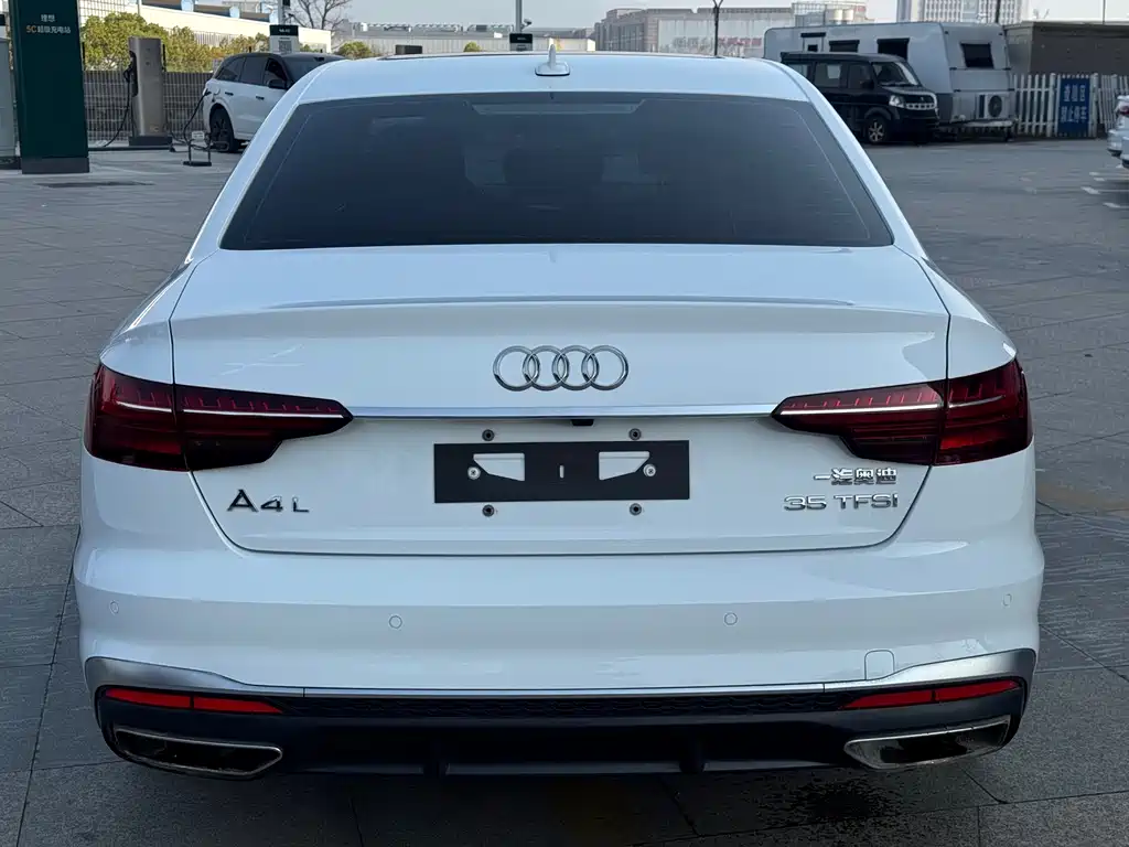 Audi A4L 2020 — фото 27