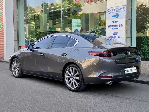 Mazda 3 Axela 2022