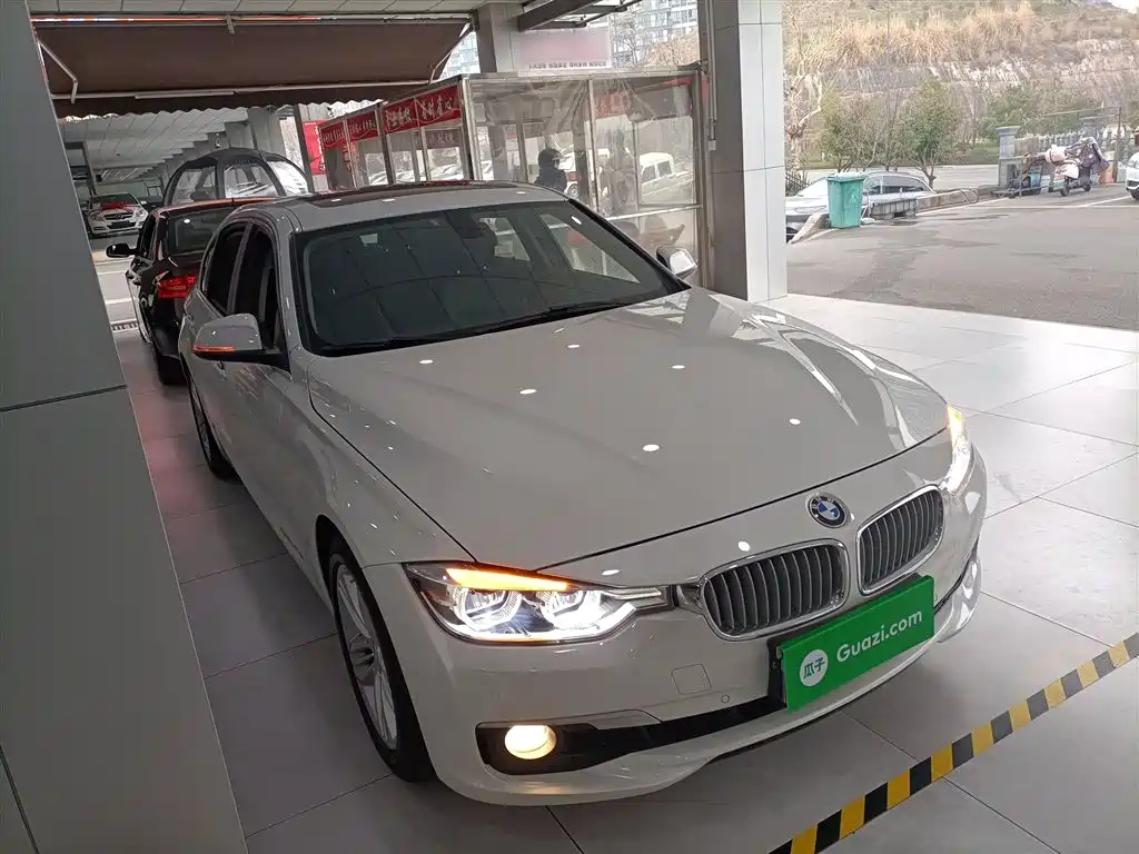BMW 3 Series 2017 — фото 22