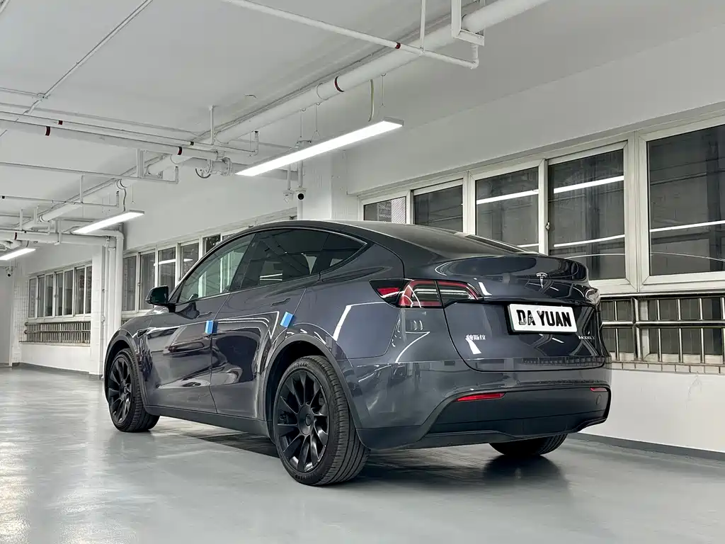 Tesla Model Y 2023 — фото 4