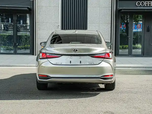 Lexus ES 2024