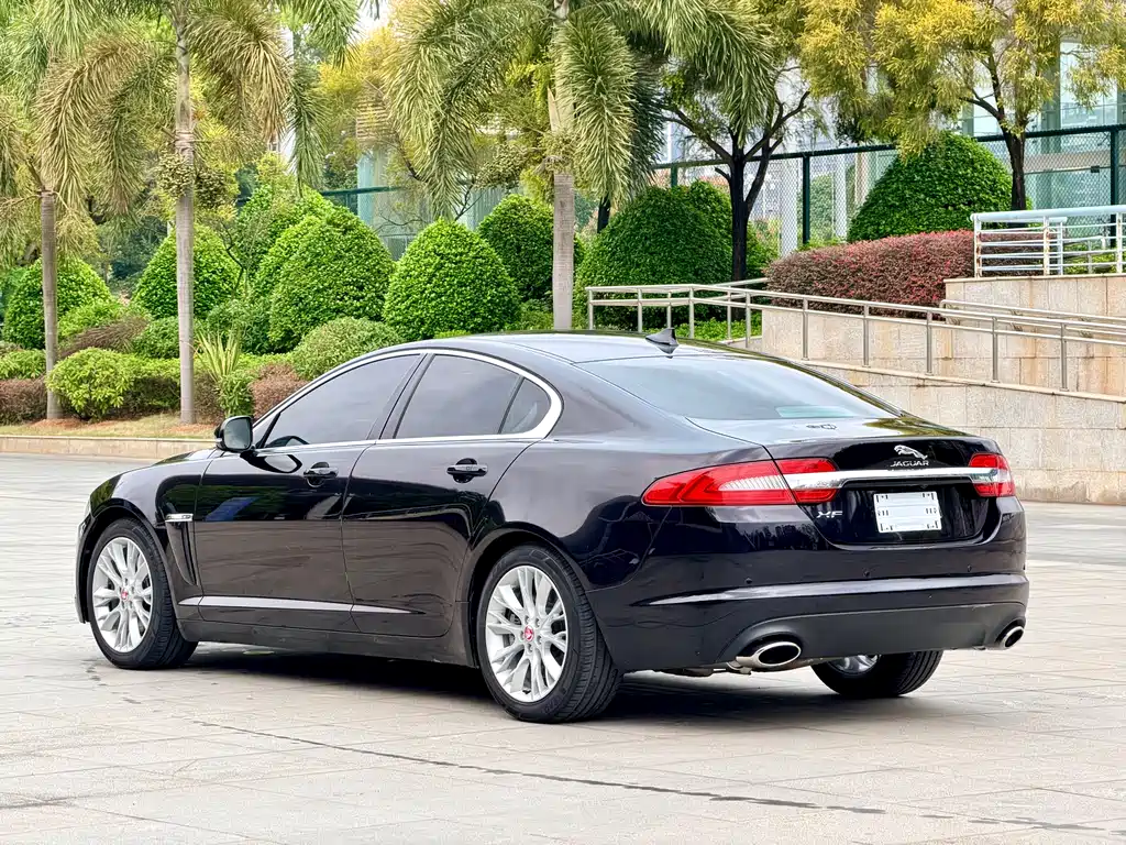 Jaguar XF 2014 — фото 3
