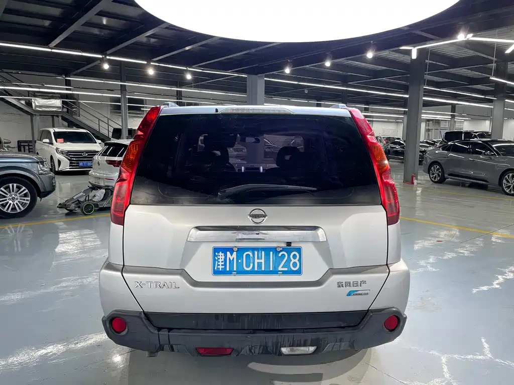 Nissan X-Trail 2011 — фото 11
