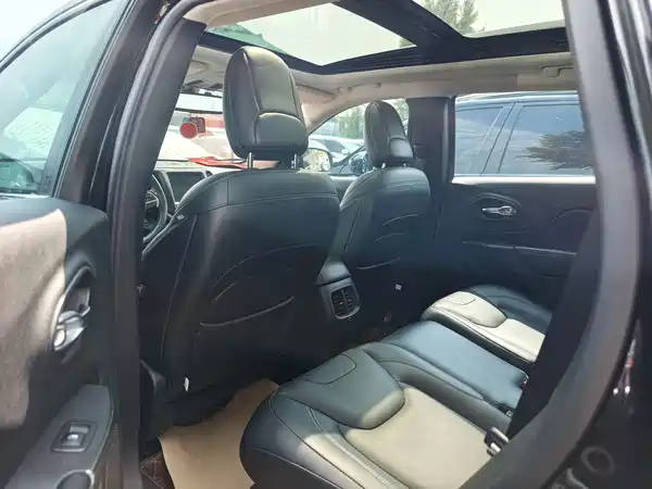 Jeep Cherokee 2016