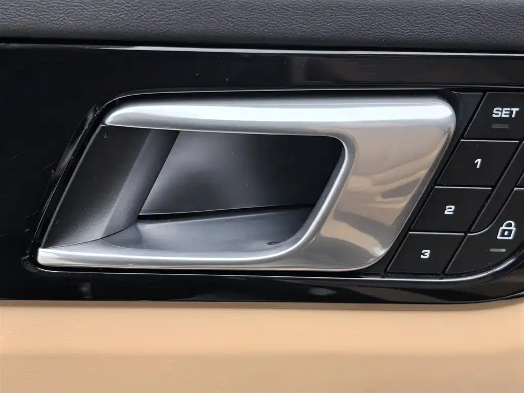 Porsche Cayenne 2022 — фото 26
