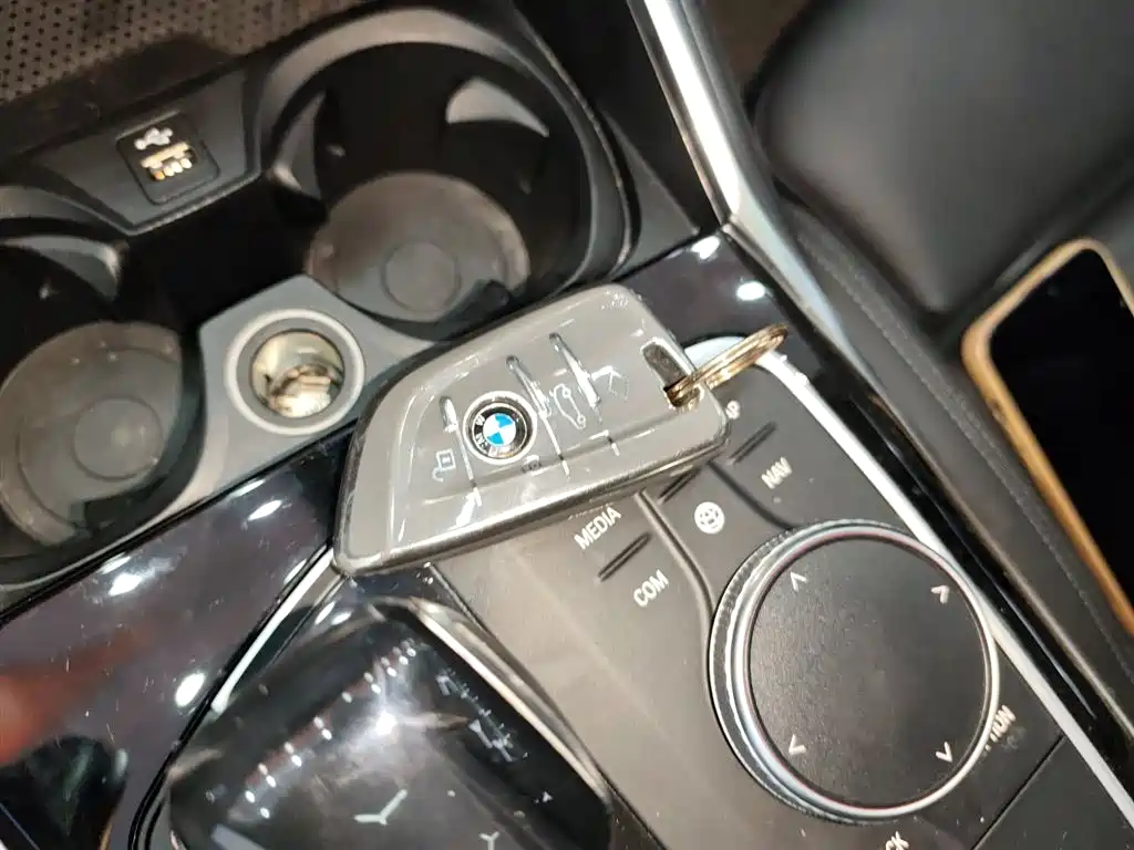 BMW 3 Series 2020 — фото 17