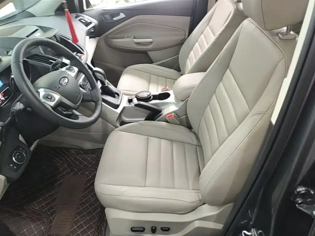 Ford Kuga 2017 — фото 15