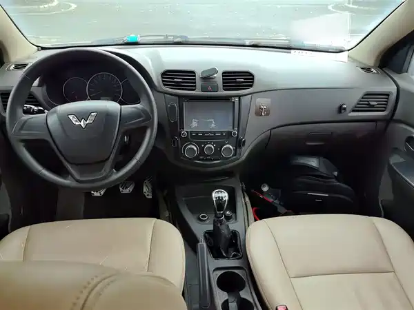 Wuling Hongguang 2014