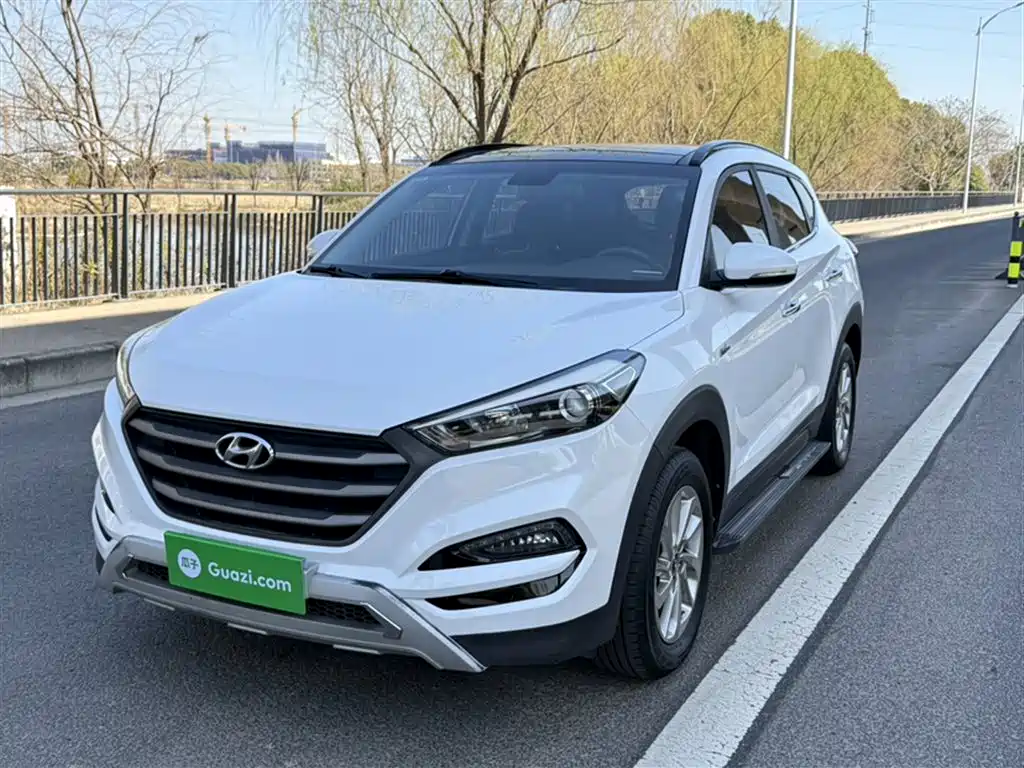 Hyundai Tucson 2015 — фото 2