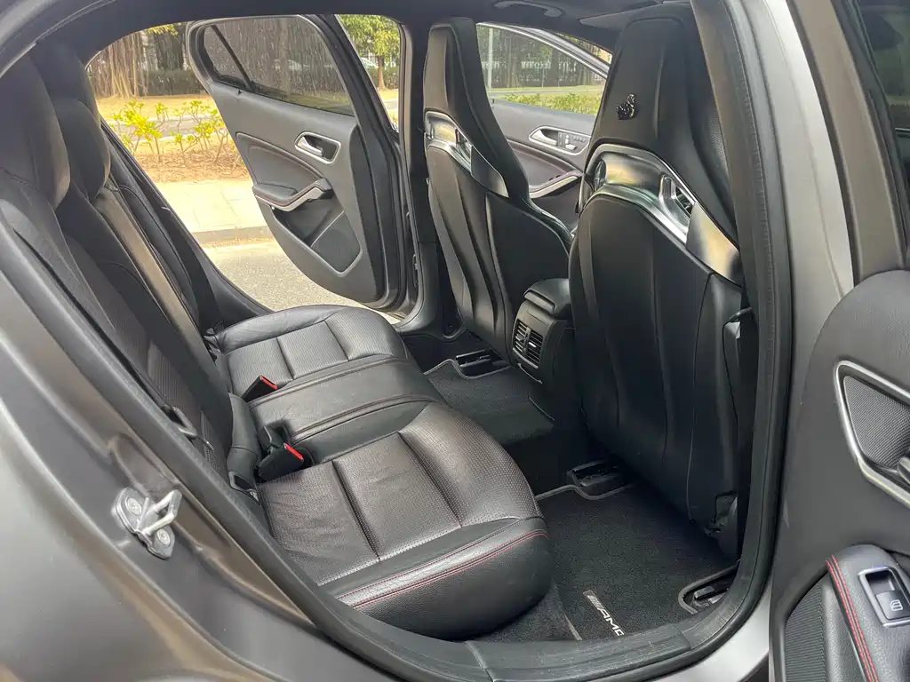 Mercedes-Benz GLA AMG 2018 — фото 10