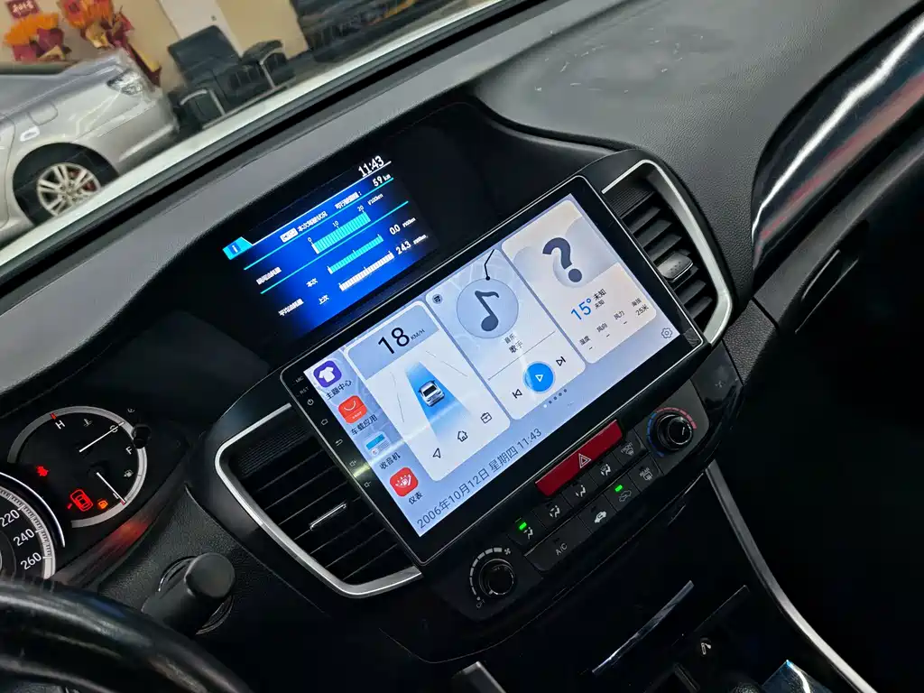 Honda Accord 2018 — фото 10