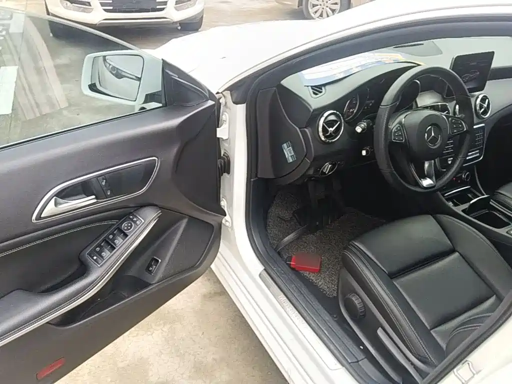 Mercedes-Benz CLA 2018 — фото 16