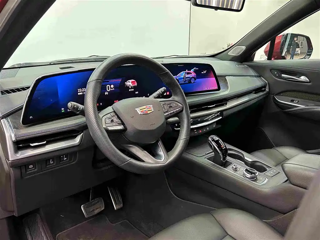 Cadillac XT4 2023 — фото 9