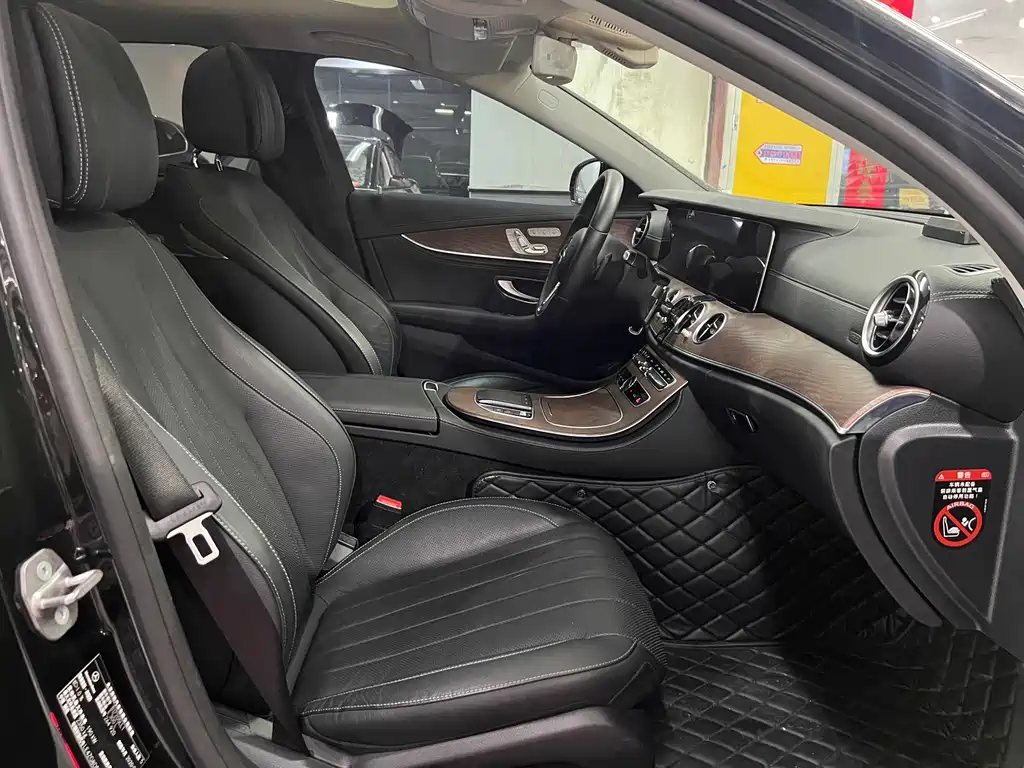 Mercedes-Benz E-Class 2020 — фото 15