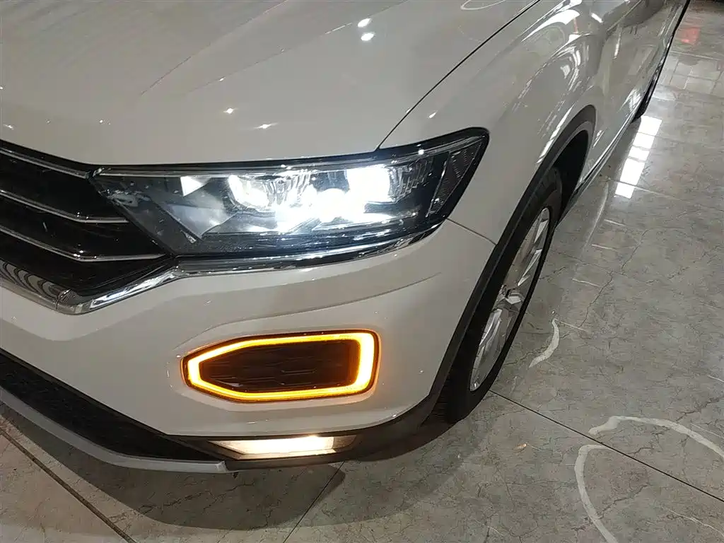 Volkswagen T-Roc 2023 — фото 18