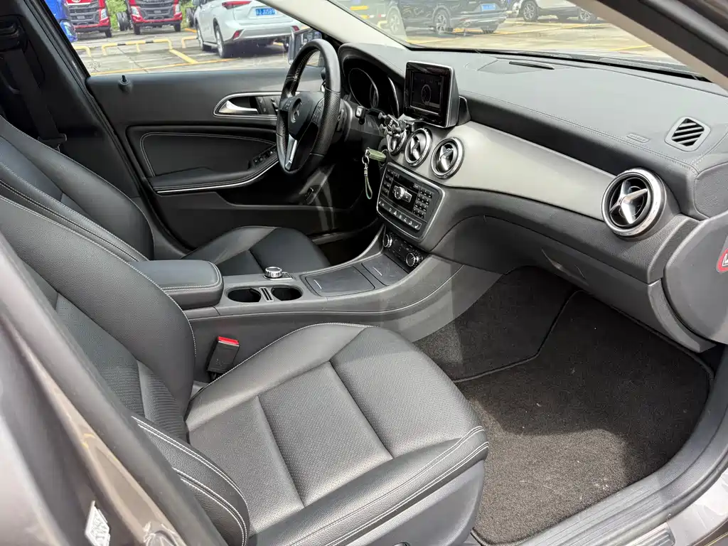 Mercedes-Benz GLA 2015 — фото 9
