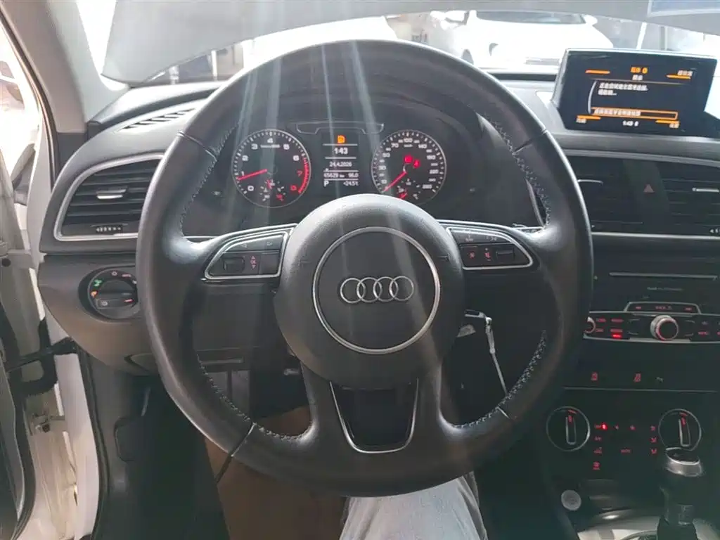Audi Q3 2019 — фото 11