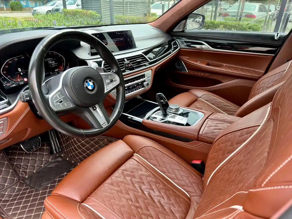 BMW 7 Series 2020 — фото 13