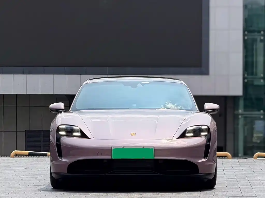Porsche Taycan 2022