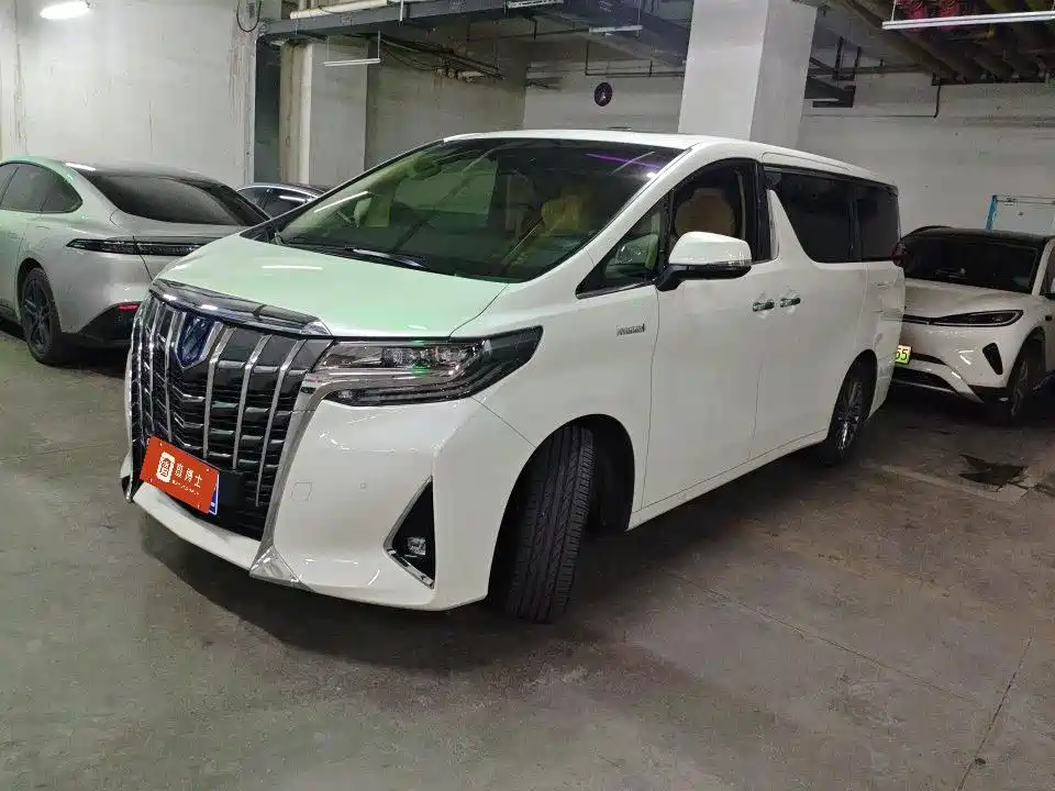 Toyota Alphard 2023 — фото 2