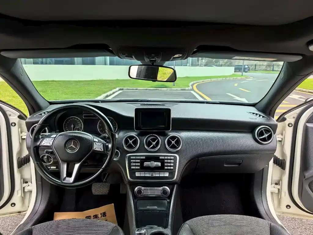Mercedes-Benz A-Class 2015 — фото 5