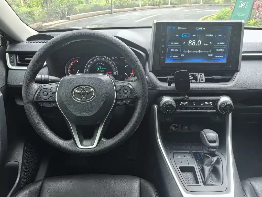 Toyota RAV4 2020 — фото 10