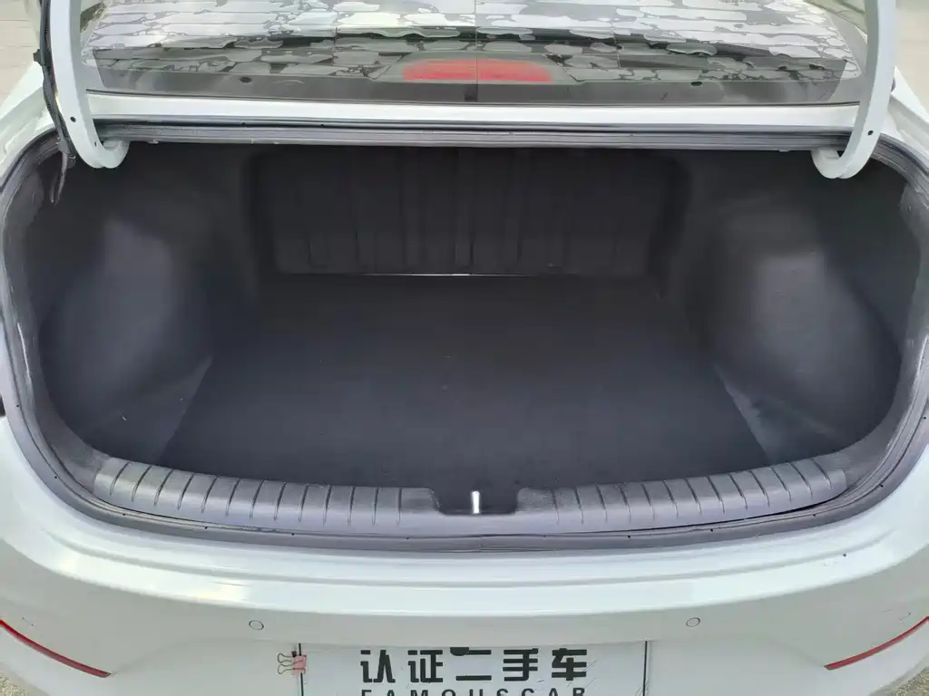 Hyundai Elantra 2021 — фото 17