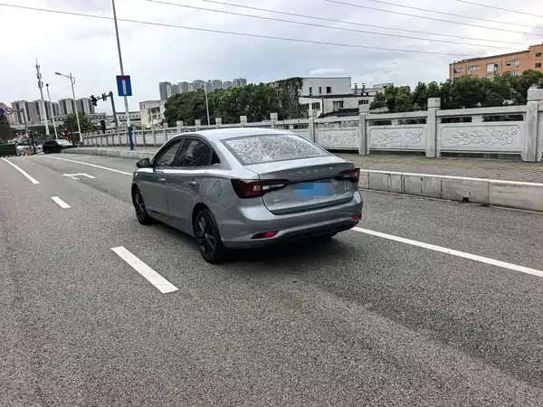 Roewe i5 2019