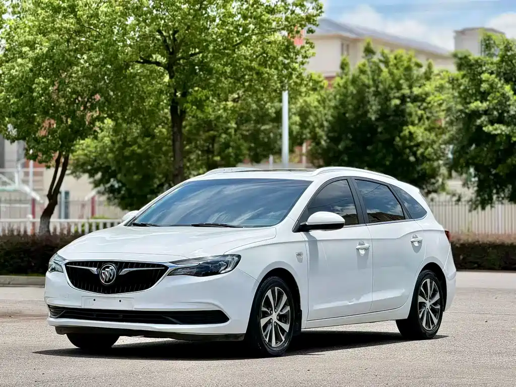 Buick Excelle 2017 — фото 1
