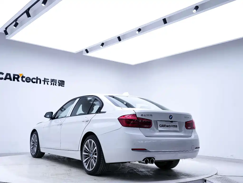 BMW 3 Series 2019 — фото 11