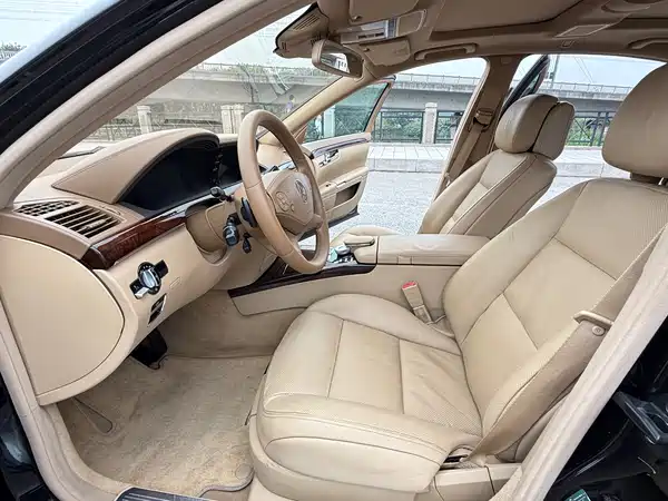 Mercedes-Benz S-Class 2010