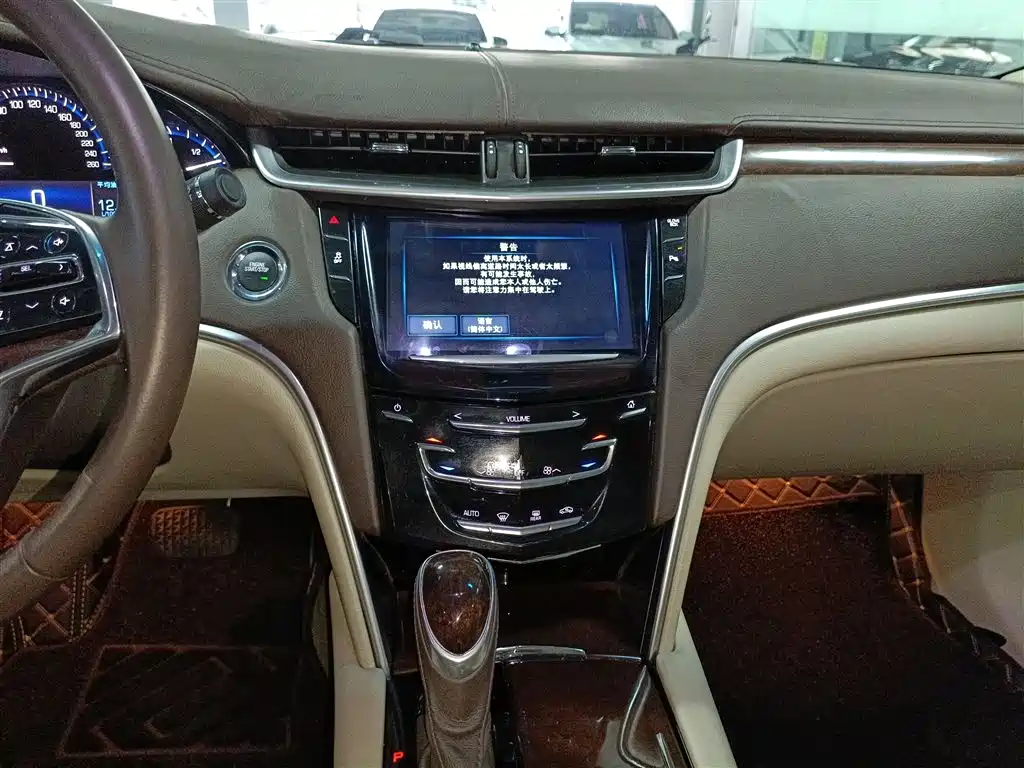 Cadillac XTS 2016 — фото 13